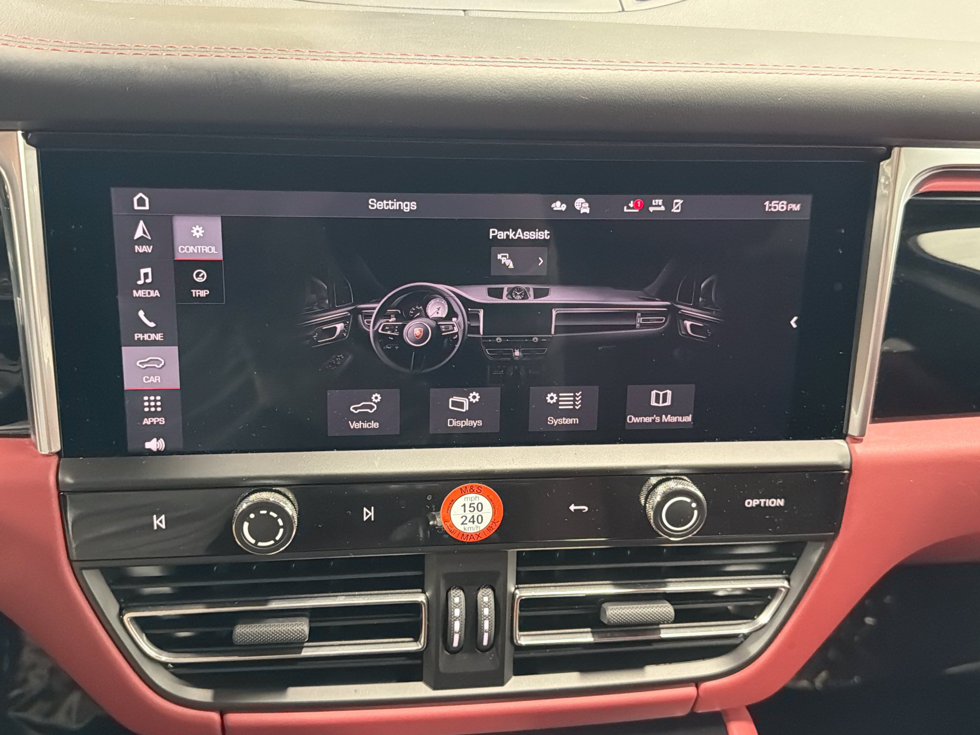 Certified 2026 Porsche Macan AWD/4WD image 29