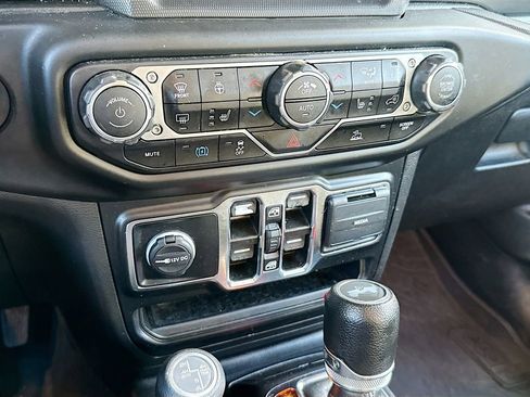 Used 2023 Jeep Wrangler Unlimited w/ Cold Weather Group AWD/4WD image 17