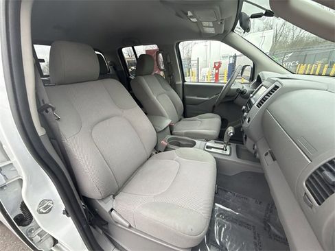Used 2019 Nissan Frontier SV image 23