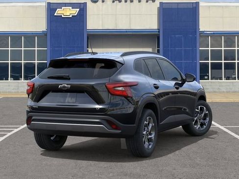 New 2026 Chevrolet Trax LT w/ Driver Confidence Package FWD image 4