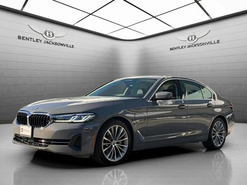 Used 2022 BMW 530e xDrive image 7