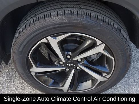 Used 2021 Chevrolet TrailBlazer RS w/ Sun and Liftgate Package image 18