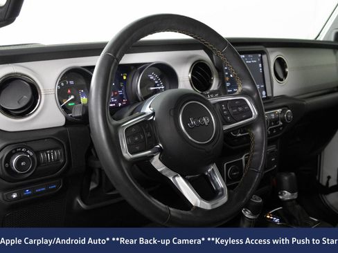 Used 2022 Jeep Wrangler Unlimited Sahara AWD/4WD image 5