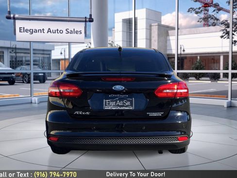 Used 2016 Ford Focus Titanium FWD image 6