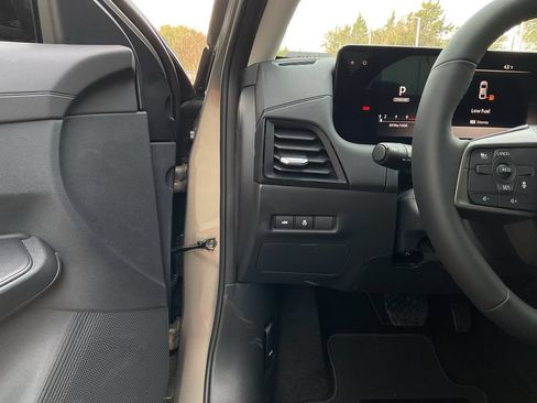 New 2026 Nissan Sentra SV w/ SV Convenience Package FWD image 23