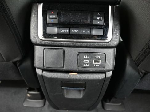 Certified 2025 Subaru Ascent Premium AWD/4WD image 17