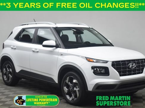 Used 2026 Hyundai Venue SEL FWD image 1