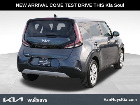 Used 2023 Kia Soul LX image 3