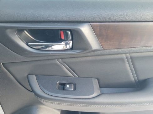 Used 2018 Subaru Outback 2.5i Limited image 23