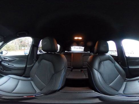 Used 2025 Buick Envista Sport Touring image 42