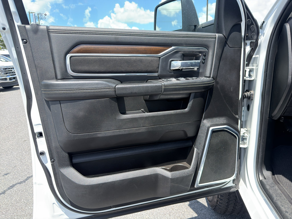 Used 2024 RAM 2500 Laramie AWD/4WD image 35