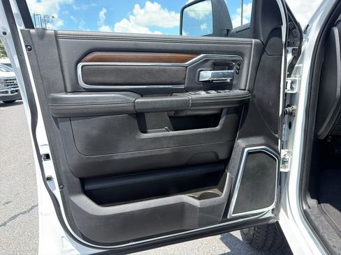 Used 2024 RAM 2500 Laramie AWD/4WD image 35