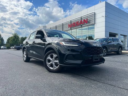 Used 2024 Honda HR-V LX image 2