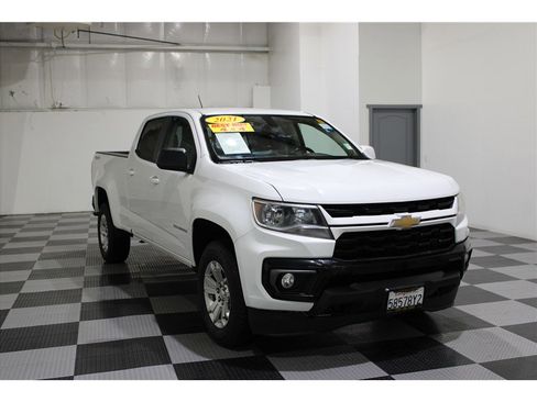 Used 2021 Chevrolet Colorado LT w/ LT Convenience Package image 3