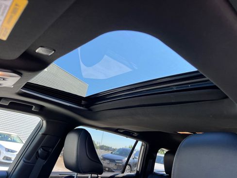 Used 2024 Toyota Highlander XSE image 32