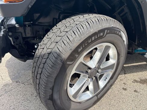 Used 2020 Jeep Wrangler Unlimited Sahara image 12