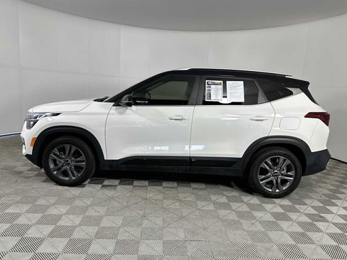 Used 2023 Kia Seltos S w/ Navigation Package FWD image 5