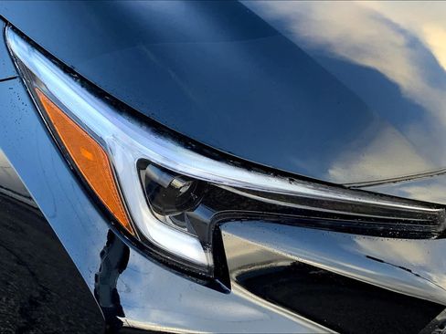 Used 2023 Toyota Corolla SE image 28