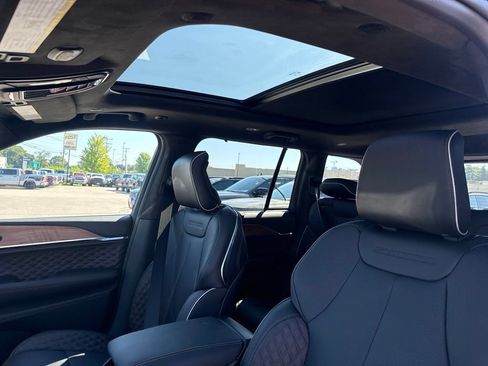 New 2026 Jeep Grand Cherokee Summit w/ Obsidian Package AWD/4WD image 16