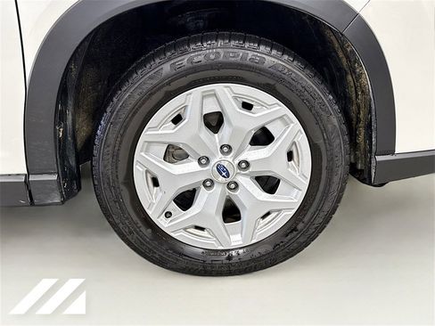 Used 2023 Subaru Forester image 31