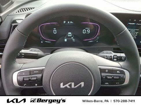 Used 2025 Kia Sportage X-Line w/ Premium Package image 17