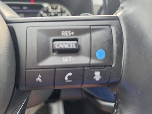 Used 2025 Nissan Pathfinder SV AWD/4WD image 12