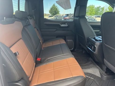 Used 2025 Chevrolet Silverado 1500 High Country w/ Technology Package AWD/4WD image 19