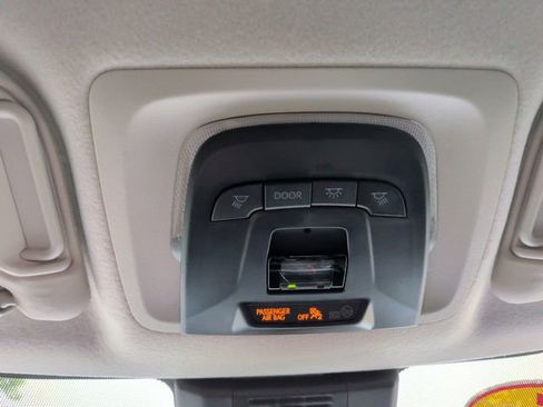 Used 2025 Toyota Corolla LE FWD image 28