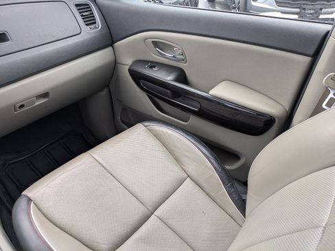 Used 2020 Kia Sedona SX image 14