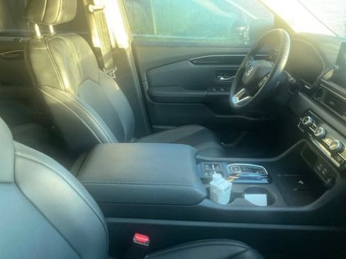 Used 2023 Honda Pilot EX-L image 4