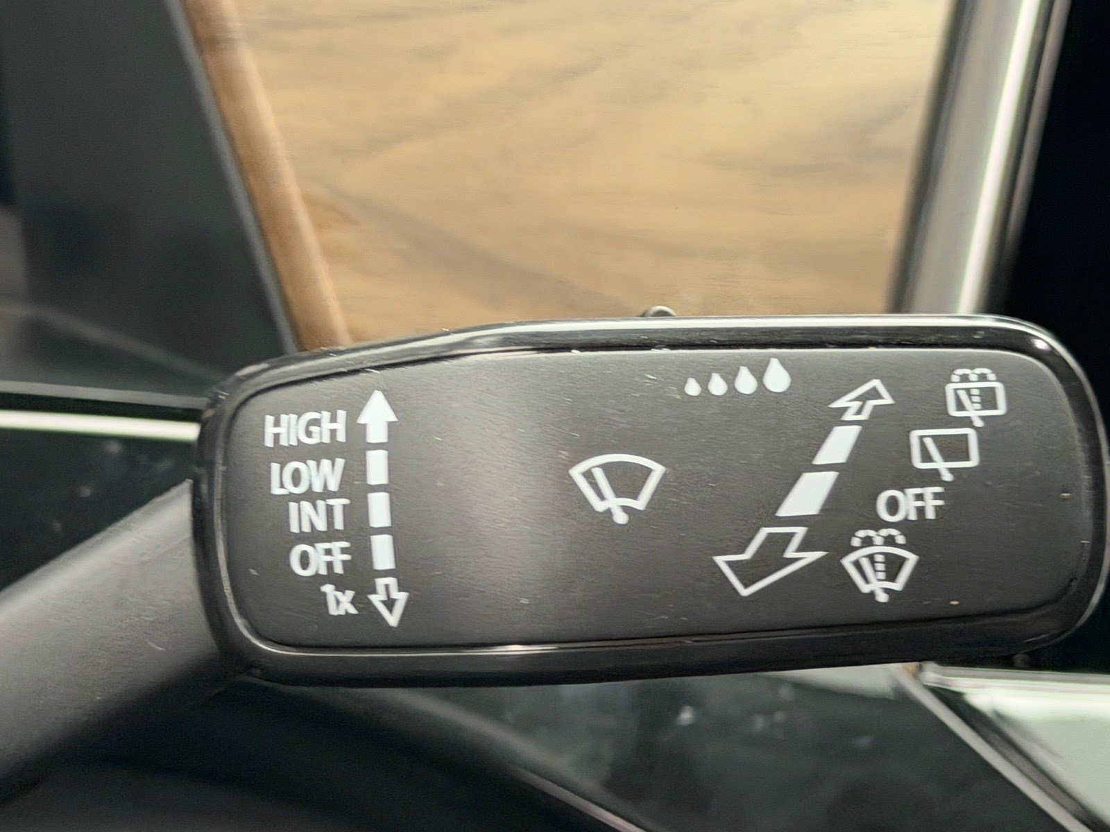 Used 2024 Volkswagen Atlas SE FWD image 46