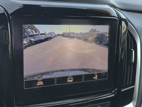 Used 2023 Chevrolet Traverse LT image 20