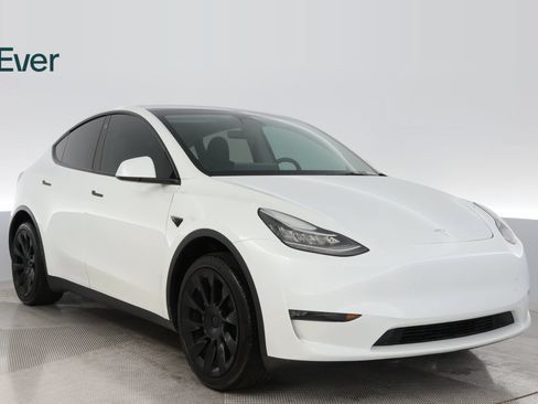 Used 2023 Tesla Model Y Long Range AWD/4WD image 12