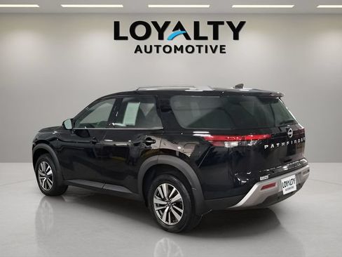 Used 2025 Nissan Pathfinder SL w/ Cargo Package FWD image 3