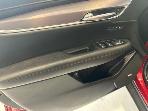 Used 2019 Cadillac XT5 Premium Luxury w/ Driver Assist Package AWD/4WD image 25