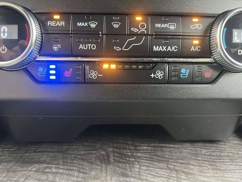 Used 2020 Ford Expedition Max Limited AWD/4WD image 32