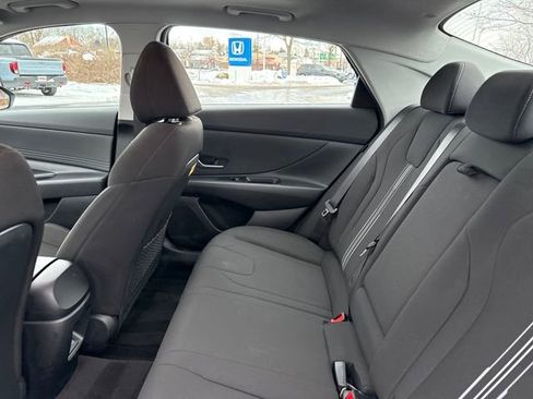 Certified 2025 Hyundai Elantra SEL w/ Cargo Package image 30