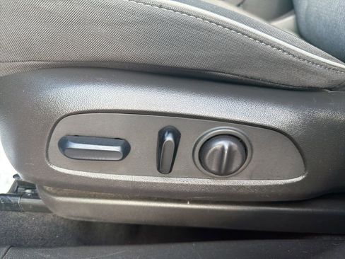 Used 2022 Chevrolet TrailBlazer LT w/ Sun and Liftgate Package image 33