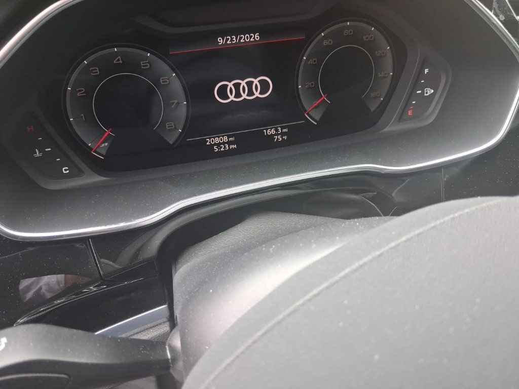 Used 2022 Audi Q3 2.0T Premium Plus AWD/4WD image 2