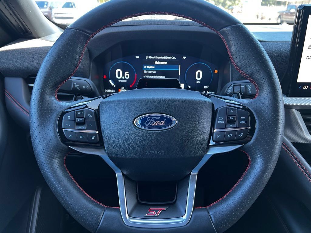 Used 2025 Ford Explorer ST RWD image 27