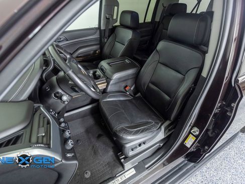 Used 2020 Chevrolet Suburban LT w/ Luxury Package AWD/4WD image 25