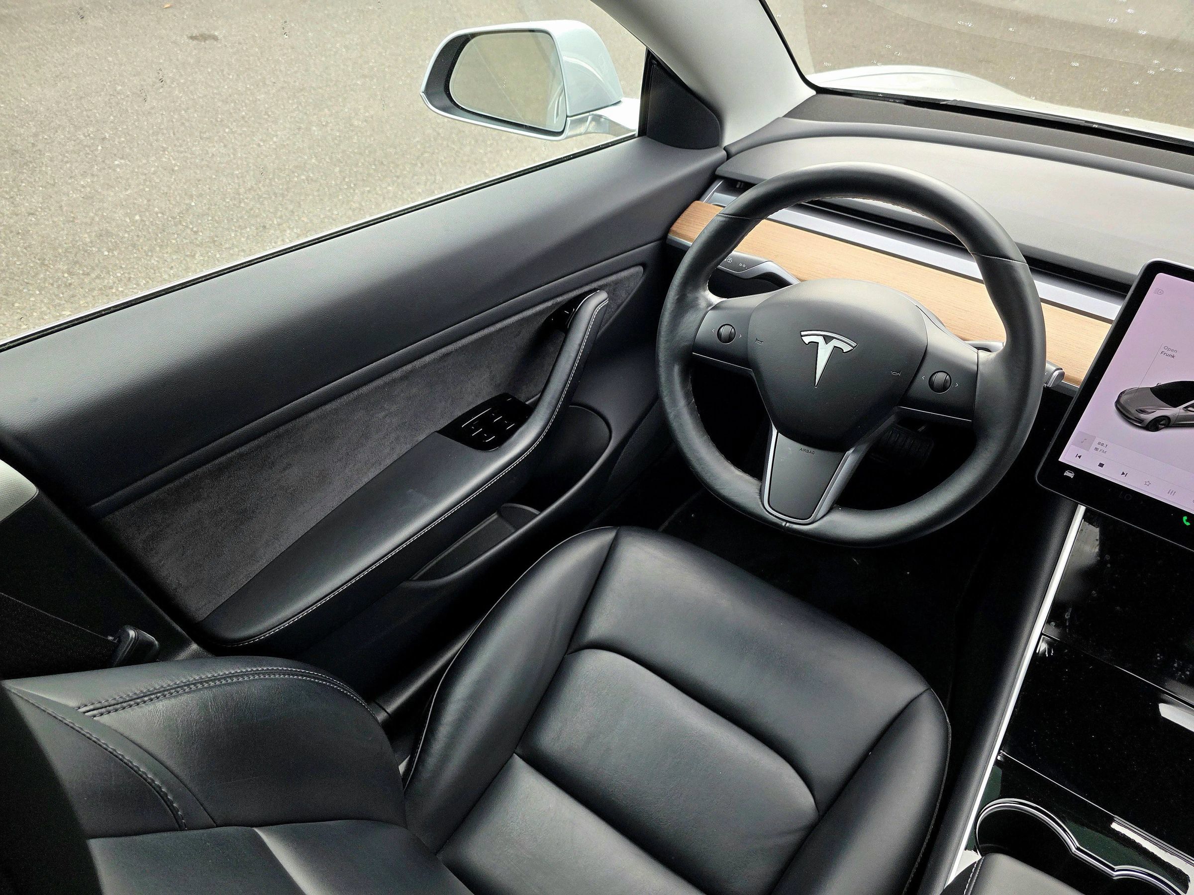 Used 2018 Tesla Model 3 Long Range RWD image 27