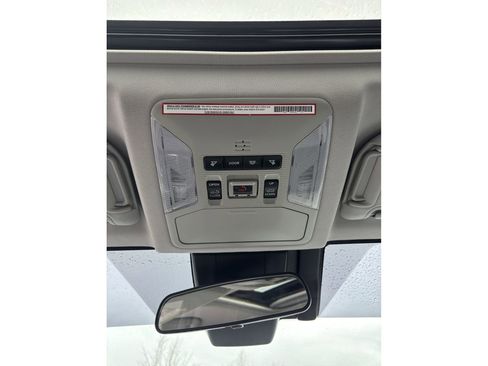 Used 2021 Toyota RAV4 XLE Premium image 33