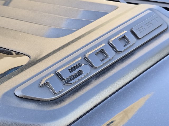 Used 2025 RAM 1500 Laramie AWD/4WD image 12