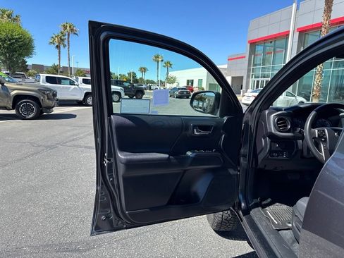 Certified 2023 Toyota Tacoma TRD Off-Road w/ Black Out Package (TMS) AWD/4WD image 12