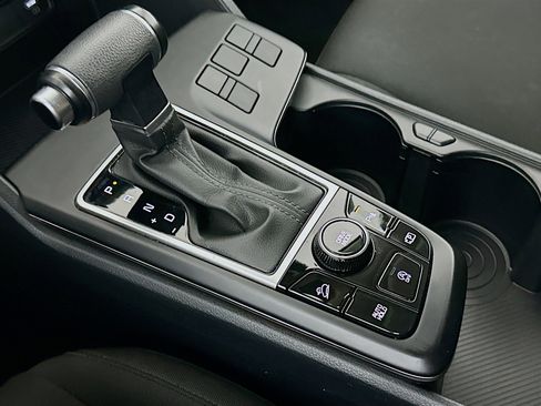 Used 2024 Kia Sportage LX image 23