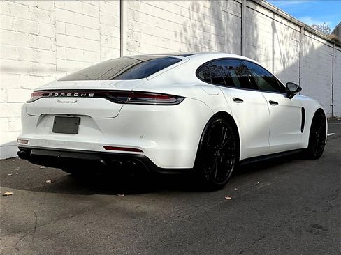 Certified 2022 Porsche Panamera 4 image 17