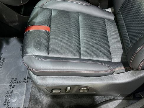 Used 2025 Chevrolet Traverse RS AWD/4WD image 20