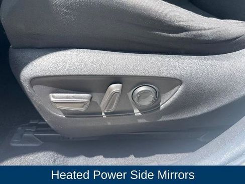 Used 2020 Toyota RAV4 XLE w/ Convenience Package FWD image 12