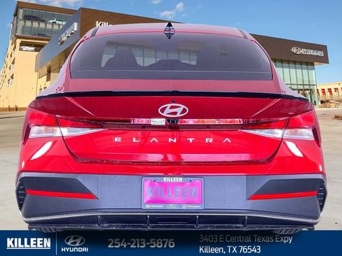 Used 2025 Hyundai Elantra Sport FWD image 8